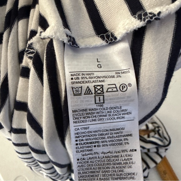 OLD NAVY WOMENS LARGE TANK TOP WHITE NAUTICAL SLEEVELESS STRETCHY LOOSE FIT - Picture 7 of 9